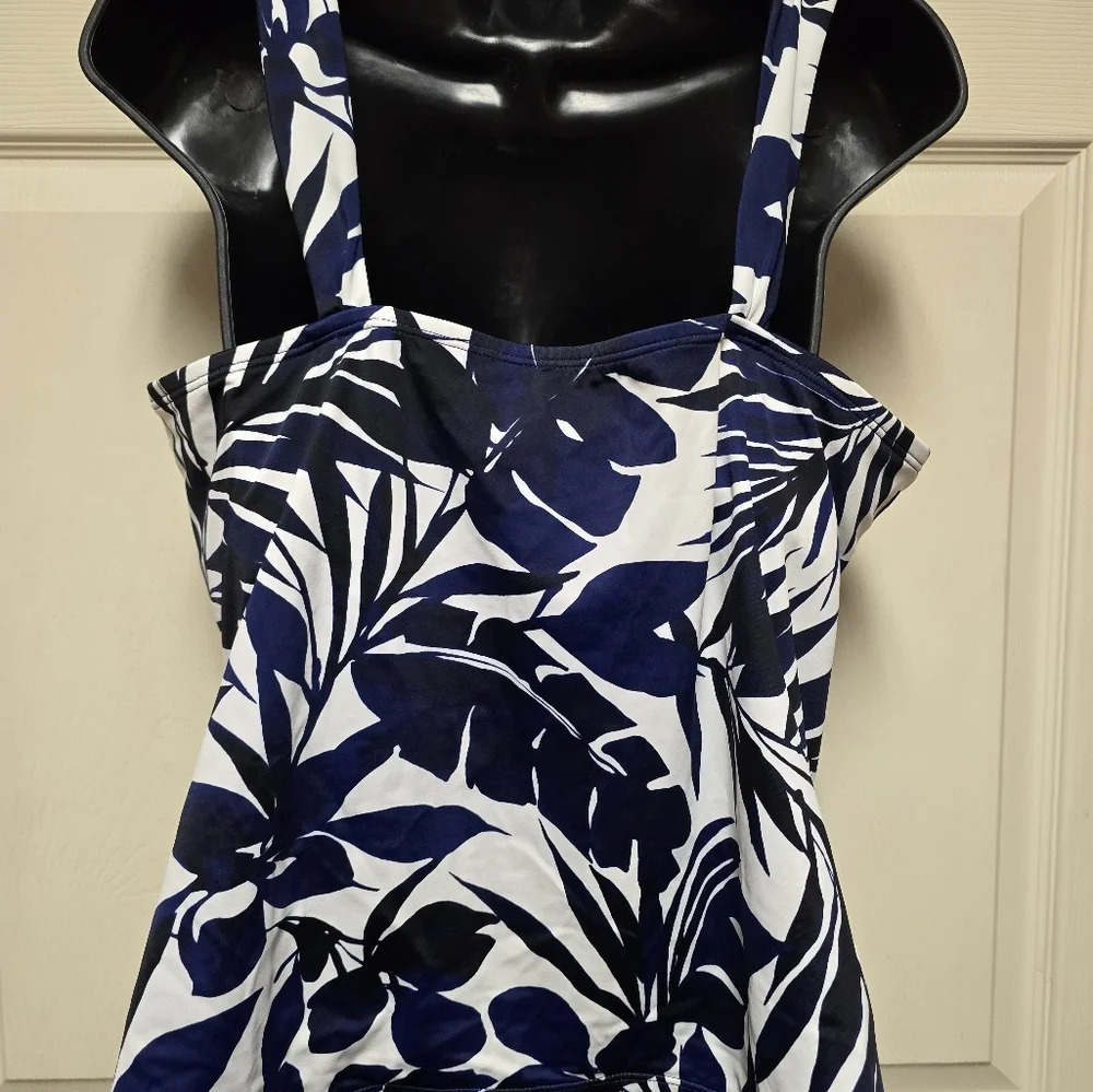 LANDS END Women's Square Neck Underwire Tankini Swimsuit Top Nvy/Wt Sz 16 - Picture 5 of 8